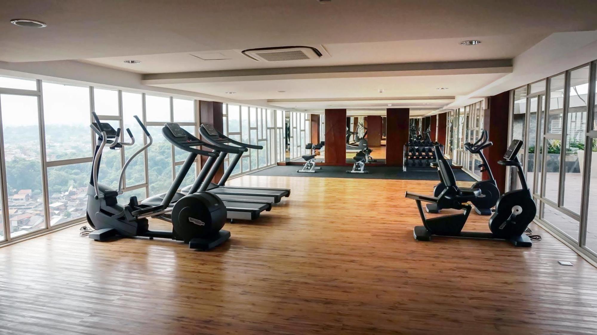 Louis Kienne Hotel Pandanaran Semarang Exteriér fotografie