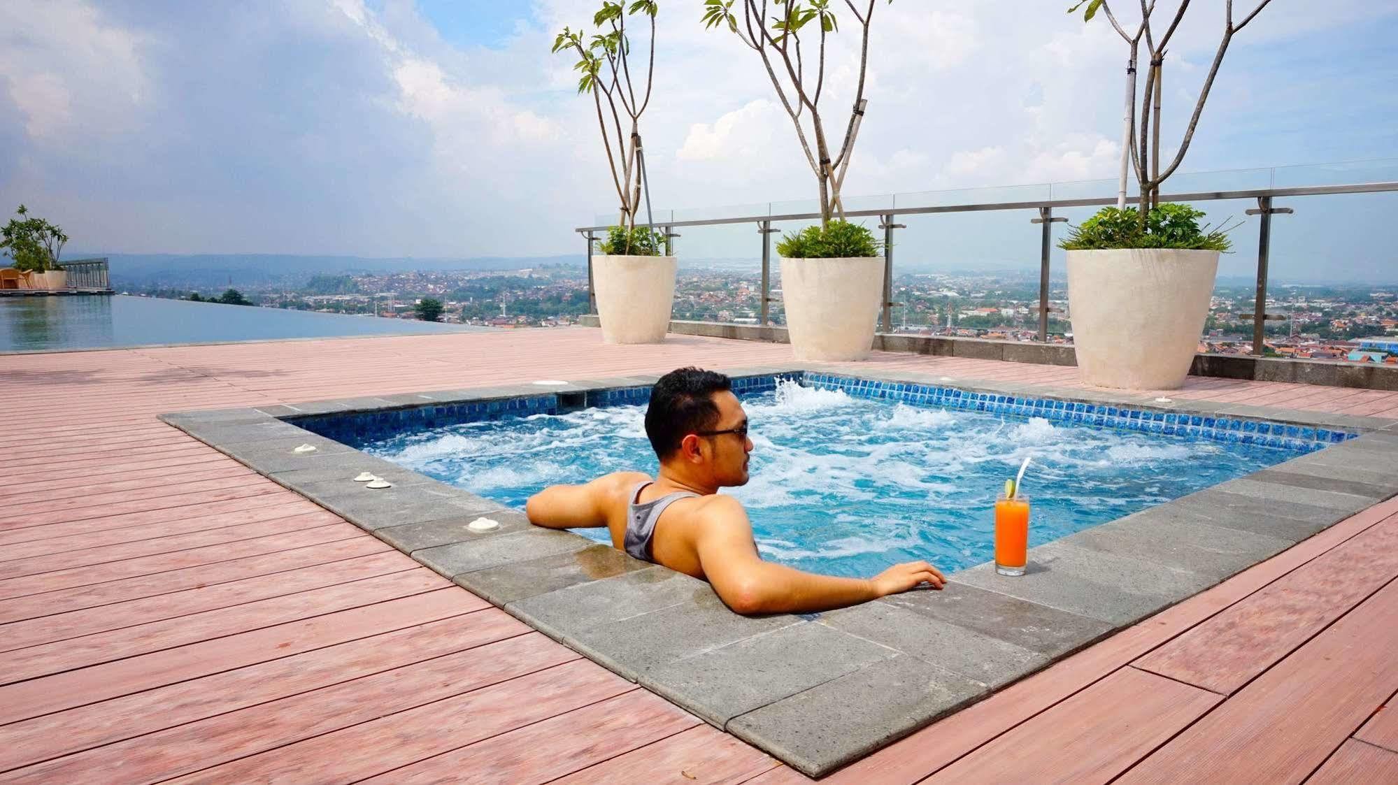 Louis Kienne Hotel Pandanaran Semarang Exteriér fotografie