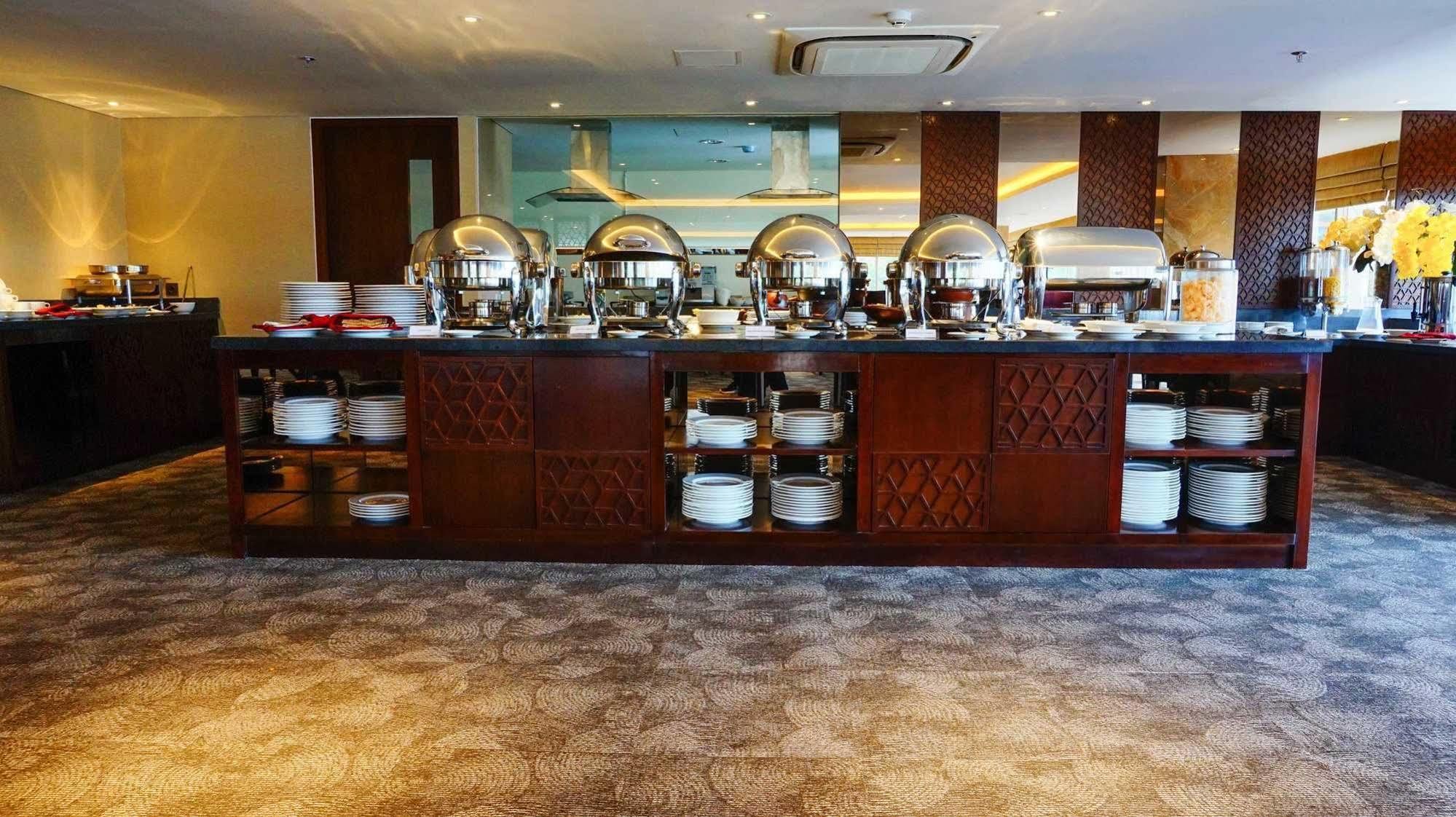 Louis Kienne Hotel Pandanaran Semarang Exteriér fotografie